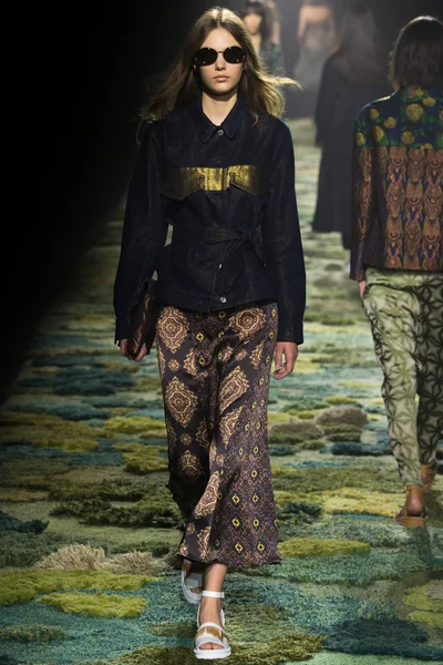 Look 36